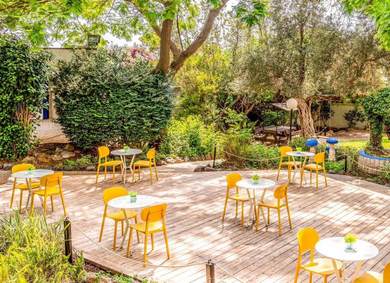 Travel Hotel Gesher Haziv Екстер'єр фото