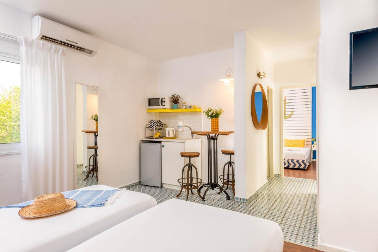 Travel Hotel Gesher Haziv Екстер'єр фото