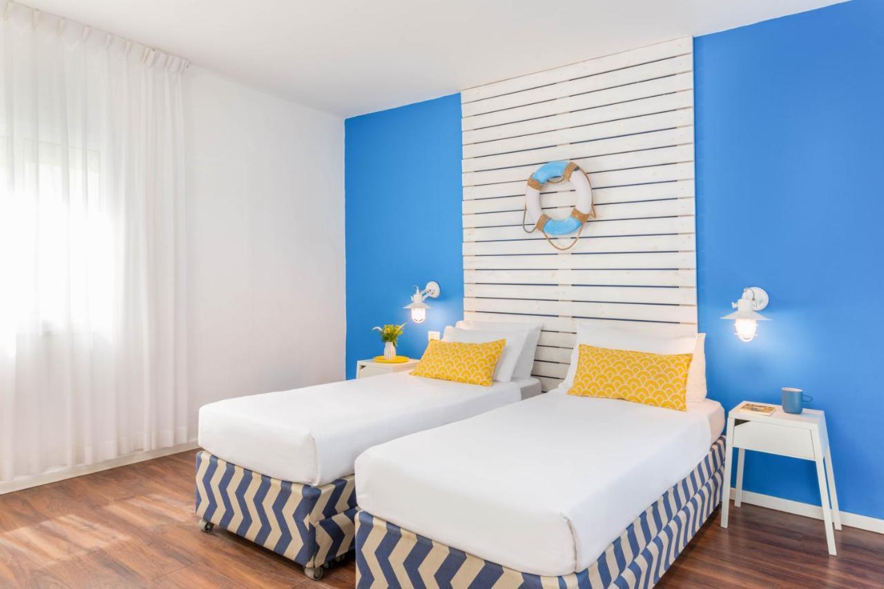 Travel Hotel Gesher Haziv Екстер'єр фото