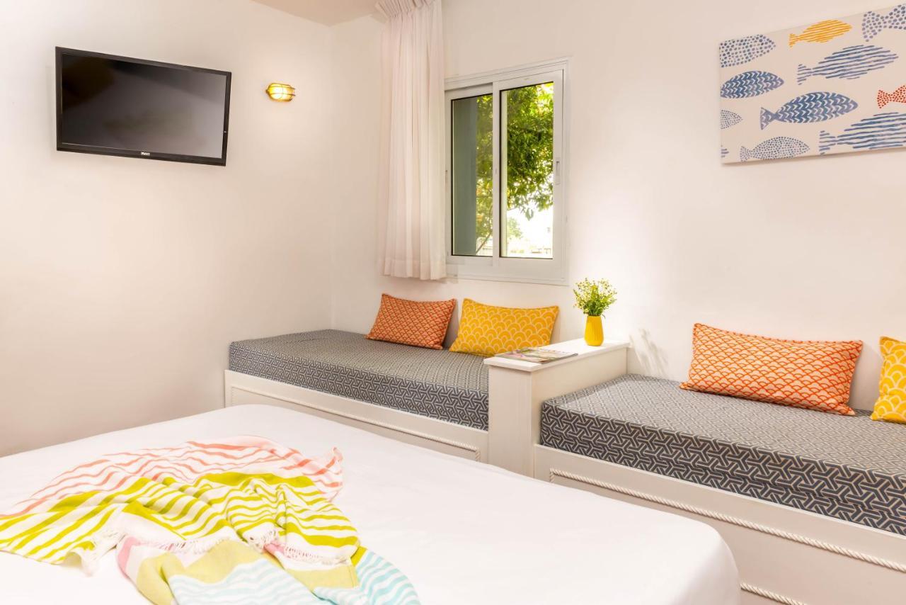 Travel Hotel Gesher Haziv Екстер'єр фото