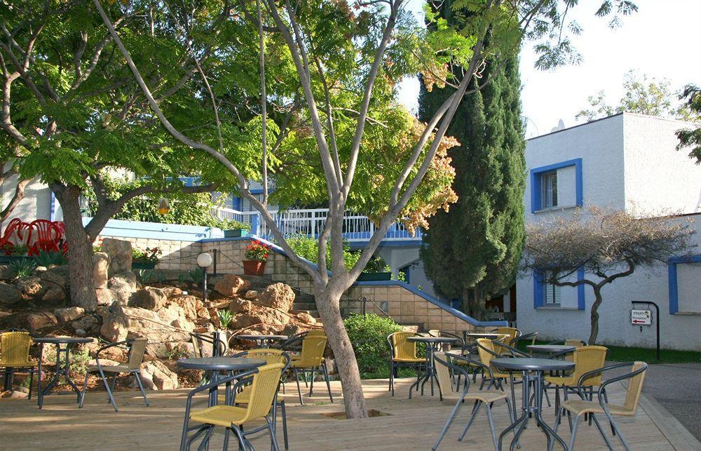 Travel Hotel Gesher Haziv Екстер'єр фото