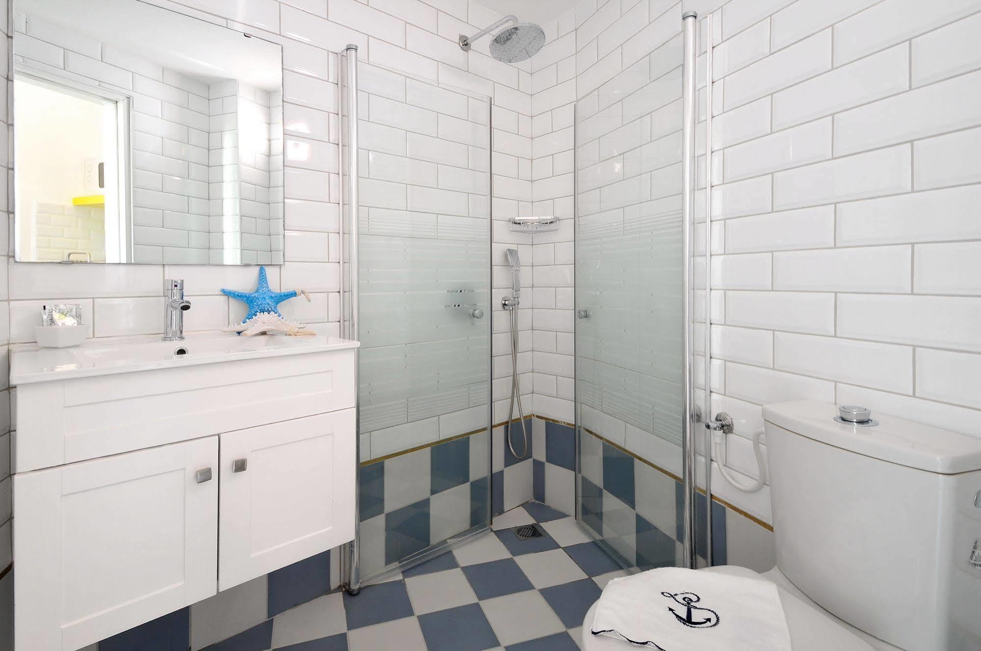 Travel Hotel Gesher Haziv Екстер'єр фото